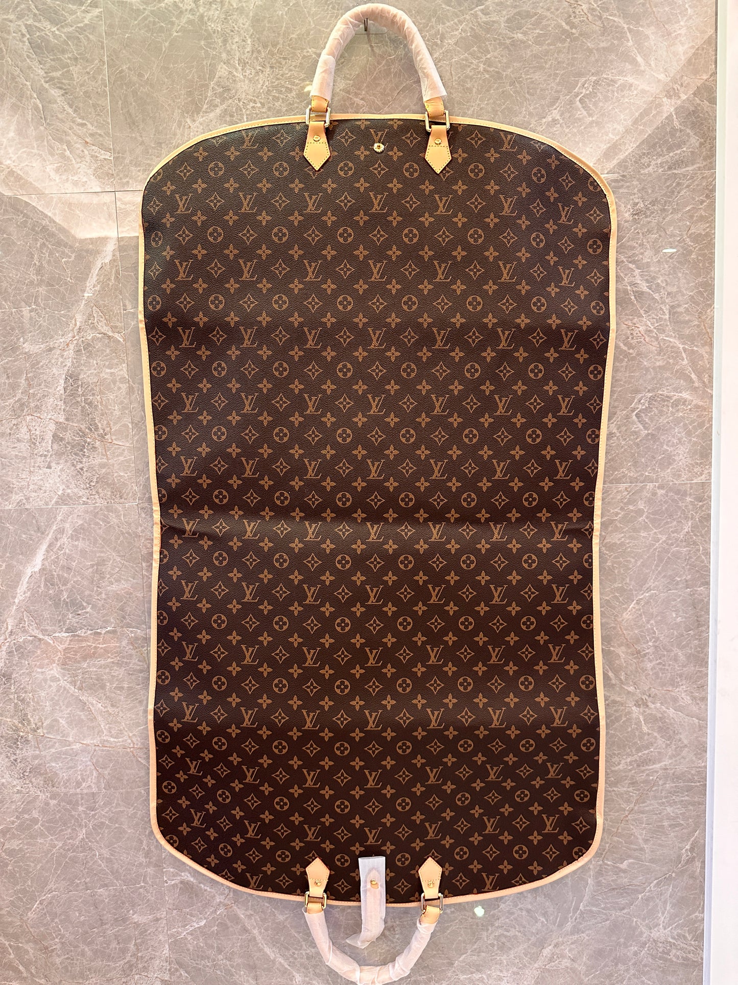 Louis Vuitton suit bag 20th century garment bag classic monogram canvas 80s