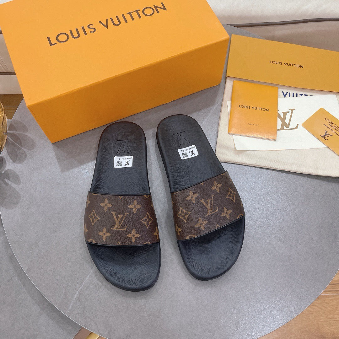 Louis Vuitton unisex slipper