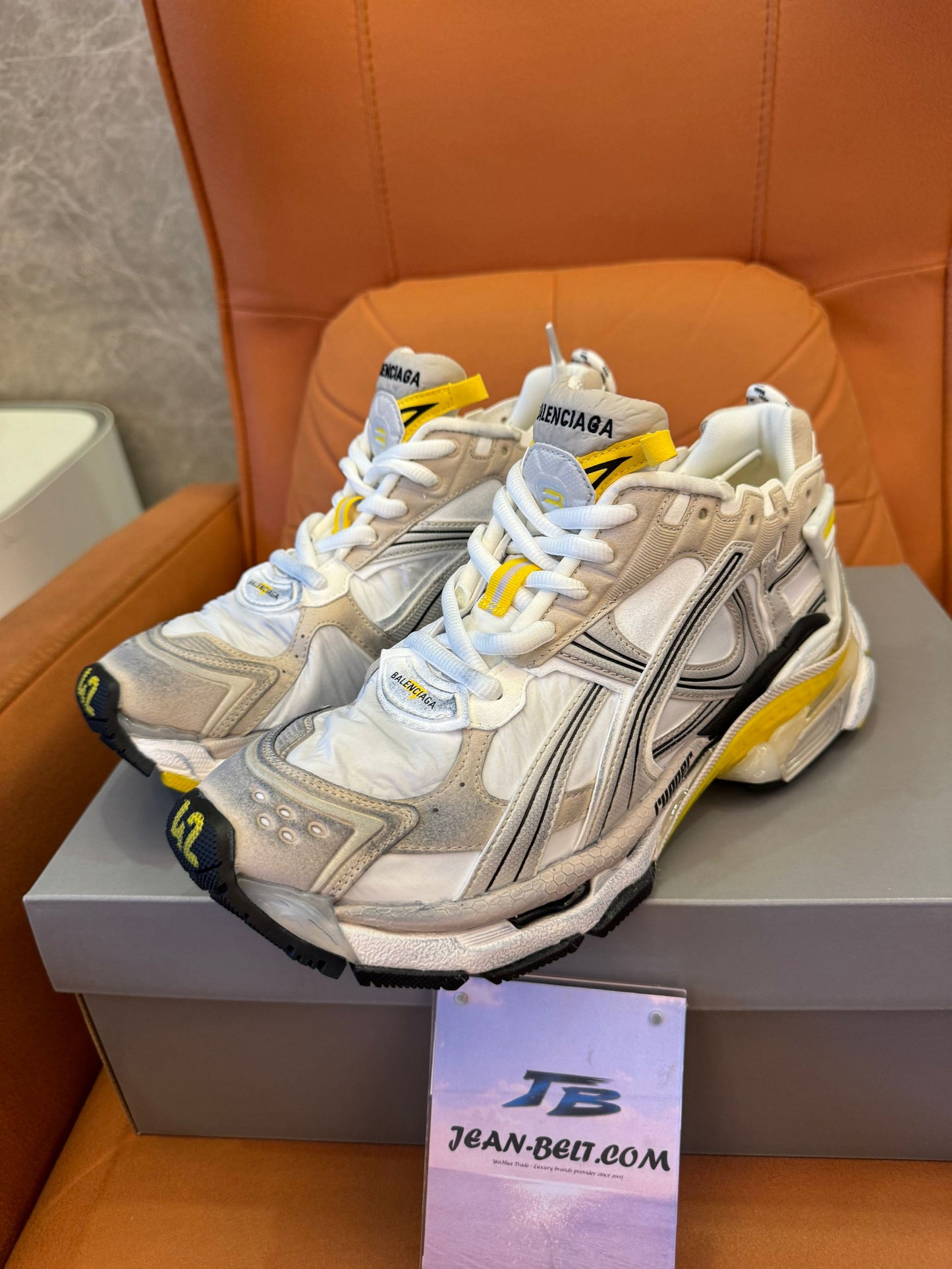 Balenciaga runner shoes for unisex