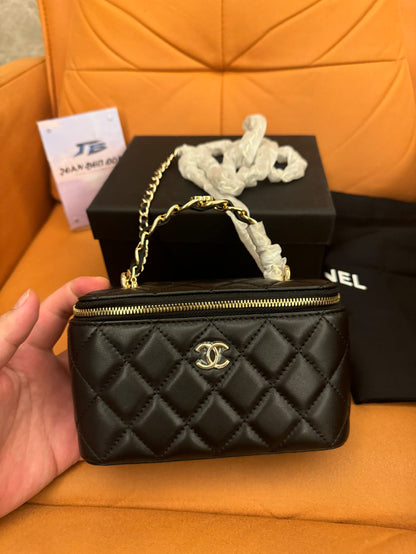 Chanel pick me up logo handle vantity case with chain quilted lambskin small cosmetic bag classic black