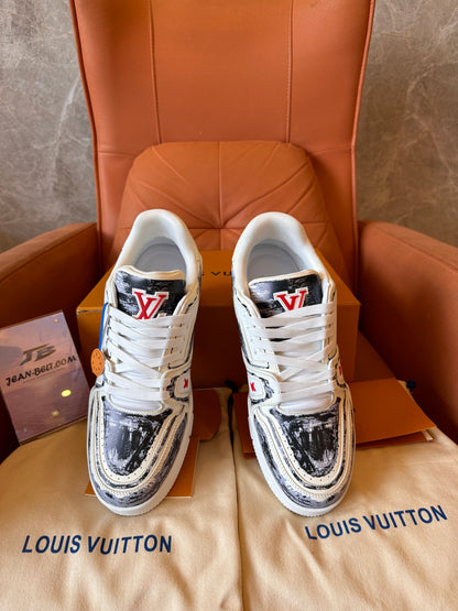 Louis Vuitton trainer shoes for unisex