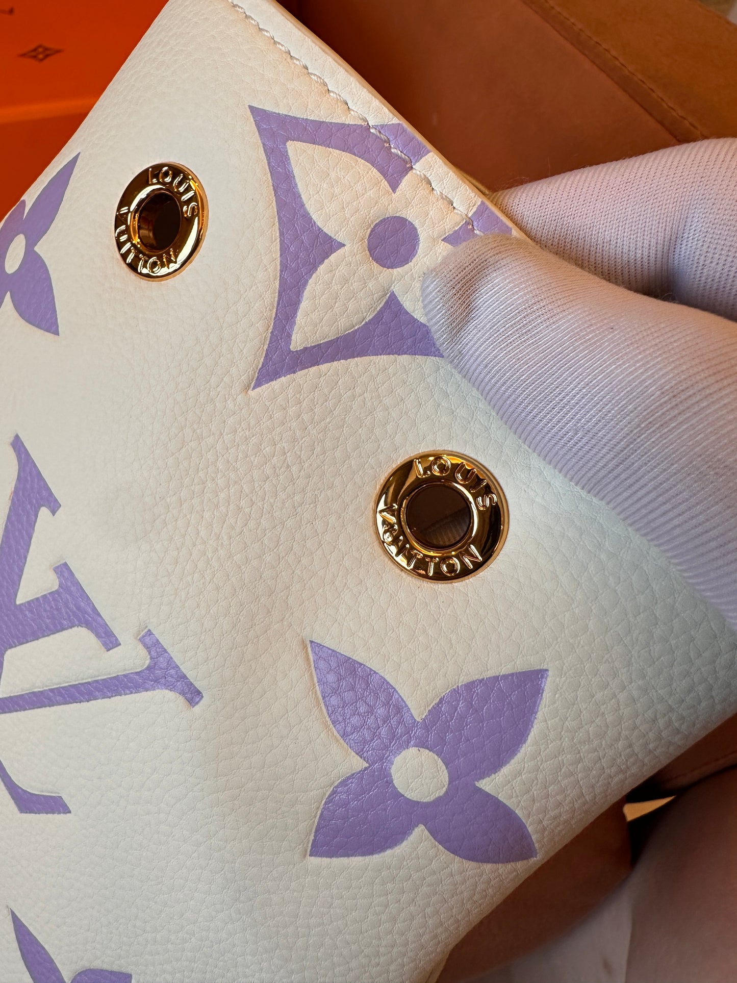 Louis Vuitton m24048 néonoé bb handbag white purple