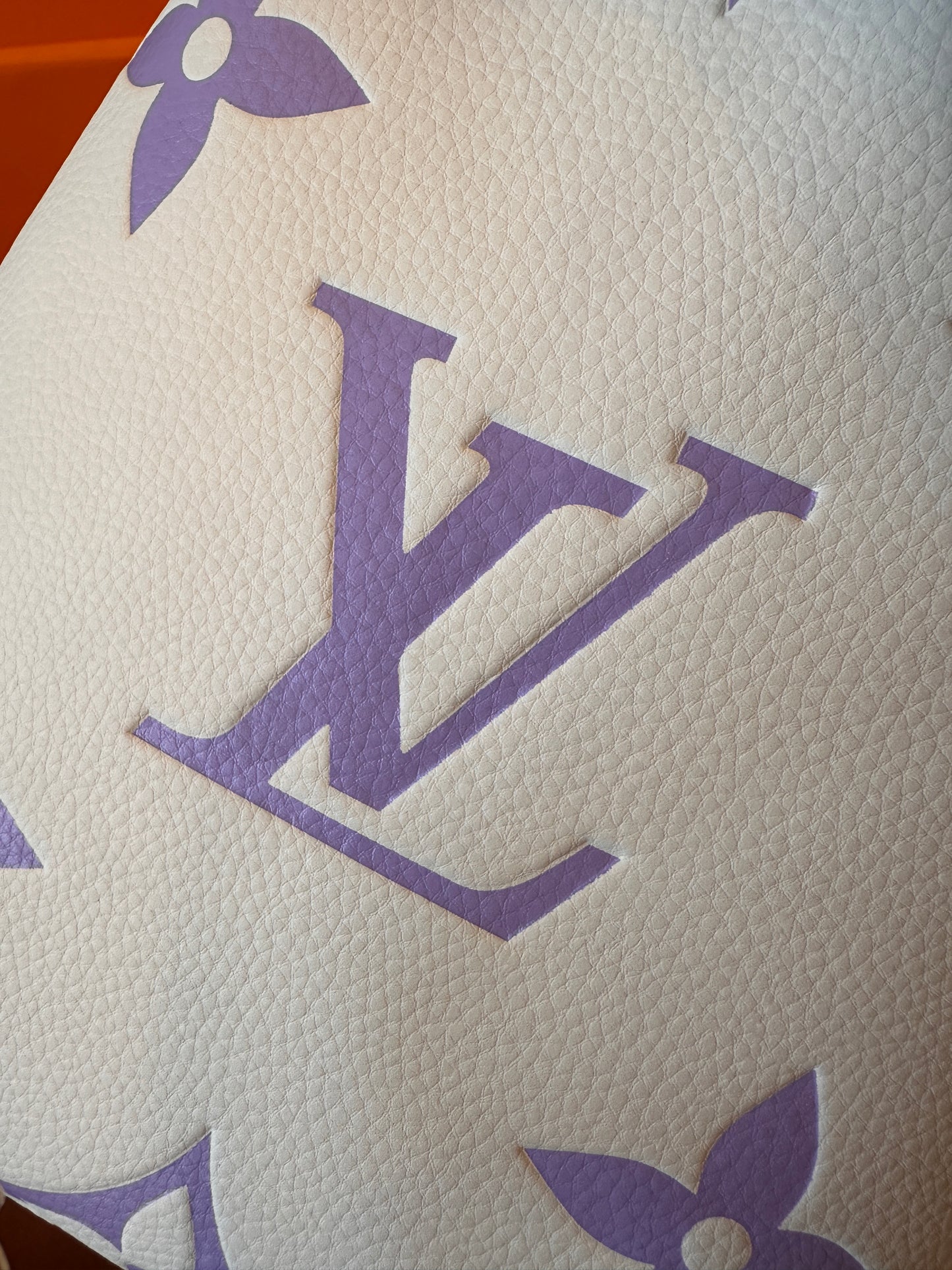 Louis Vuitton m24048 néonoé bb handbag white purple