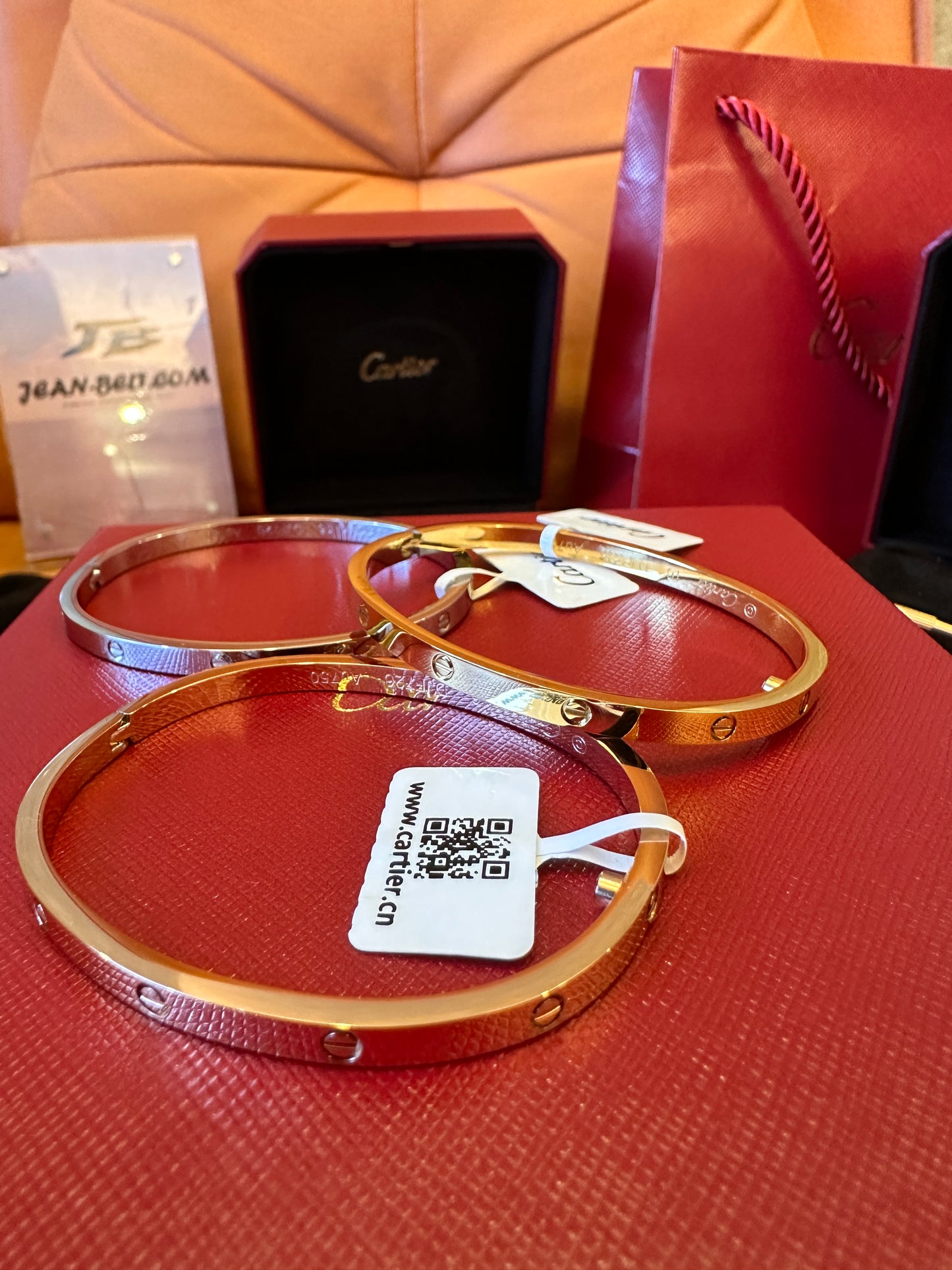 Cartier love bracelet small model gold/rose gold/silver