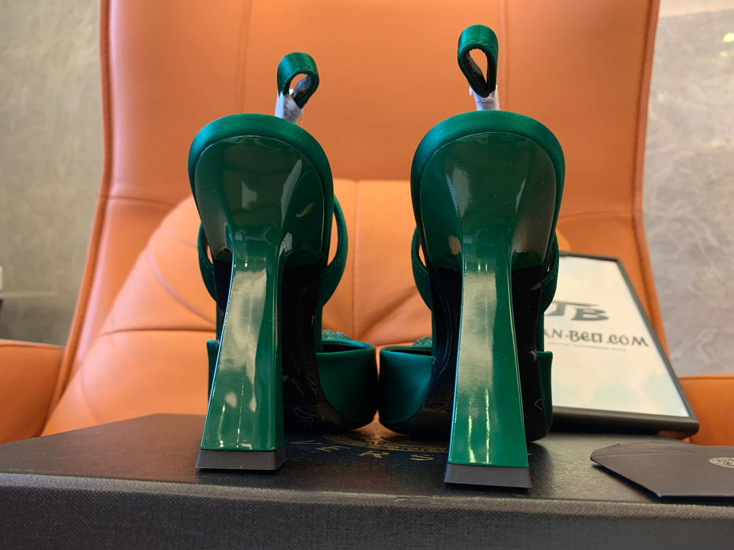 Versace women's green la medusa pumps