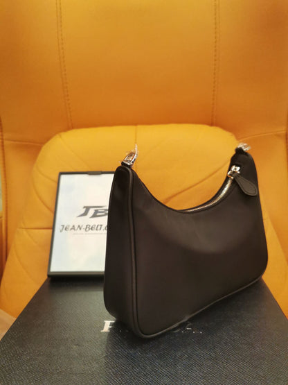 Prada nylon re-edition 2005 shoulder bag black