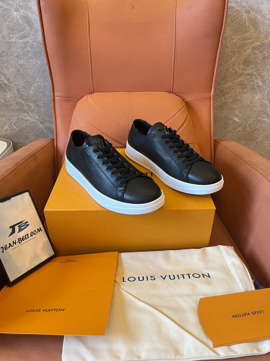 Louis Vuitton pebbled leather resort sneaker black