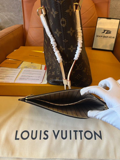 Louis Vuitton monogram canvas neverfull gm shoulder bags