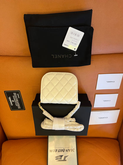 Chanel 22k mini bag white