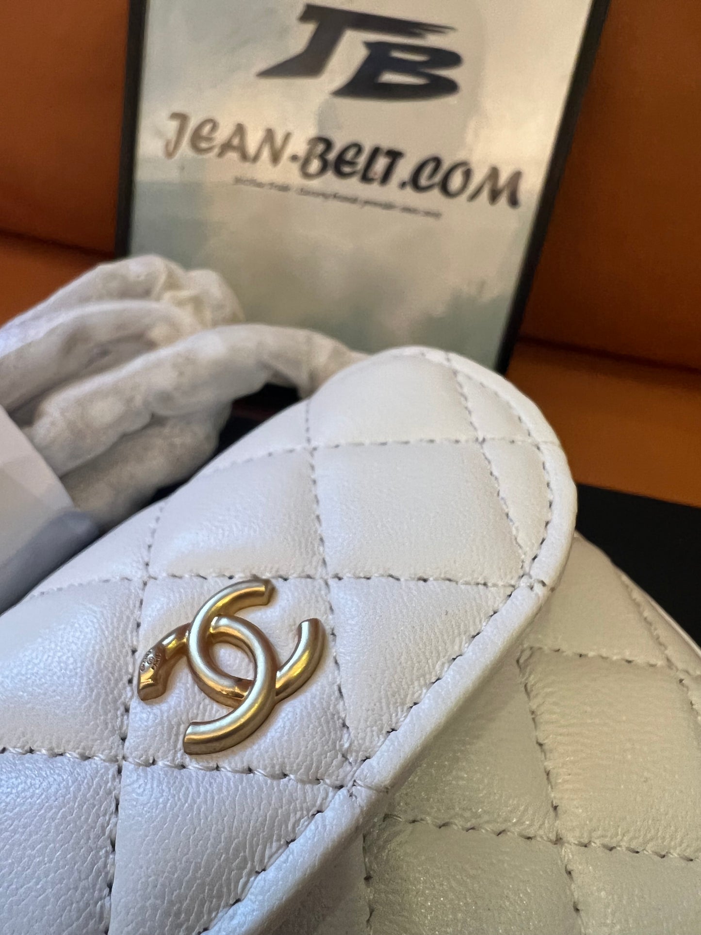 Chanel 22k mini bag white