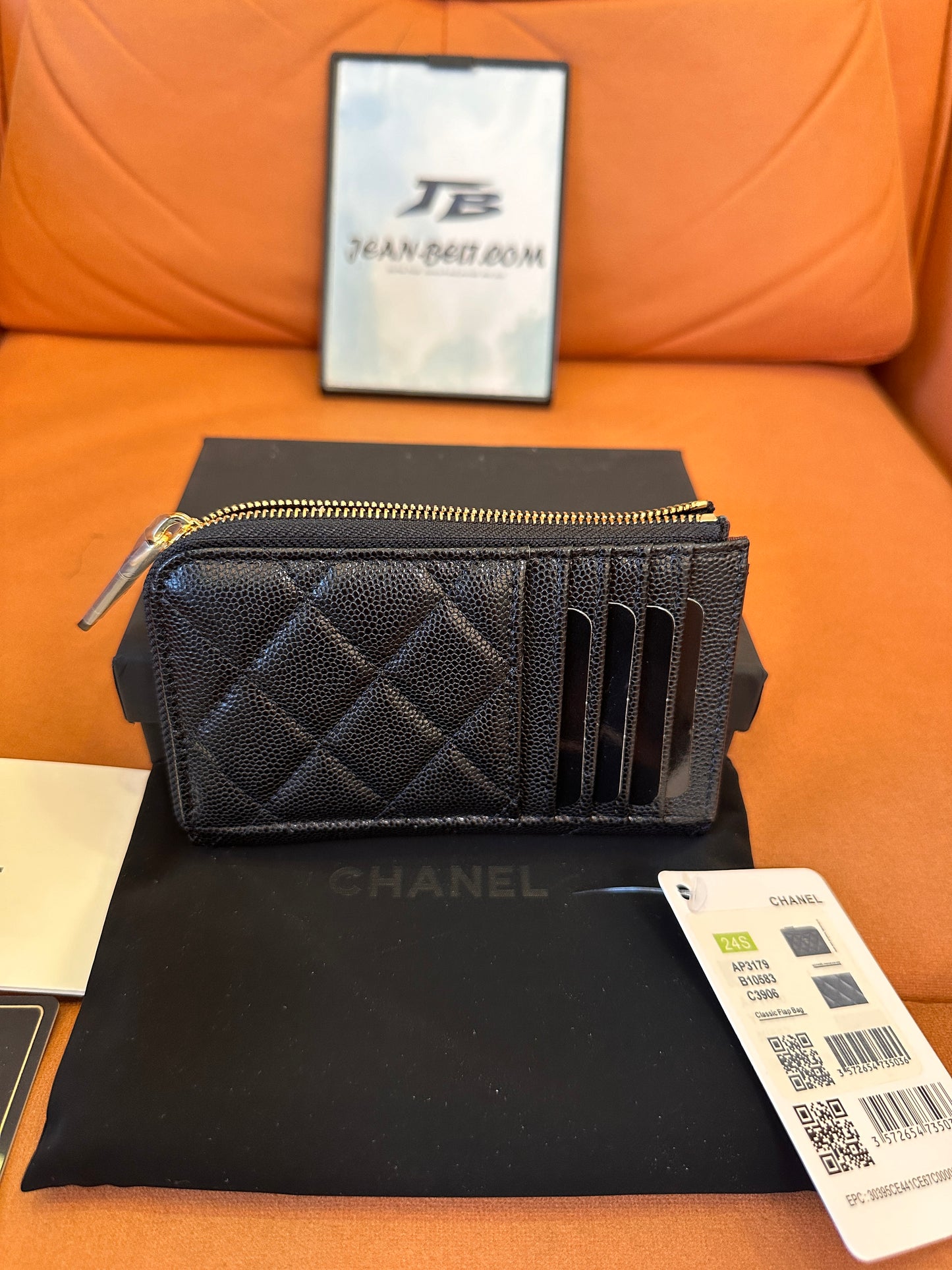 Chanel classic quilted card holder with zipper