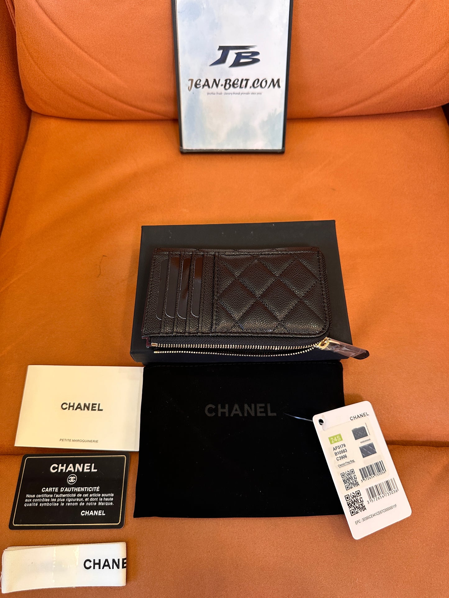 Chanel classic quilted card holder with zipper