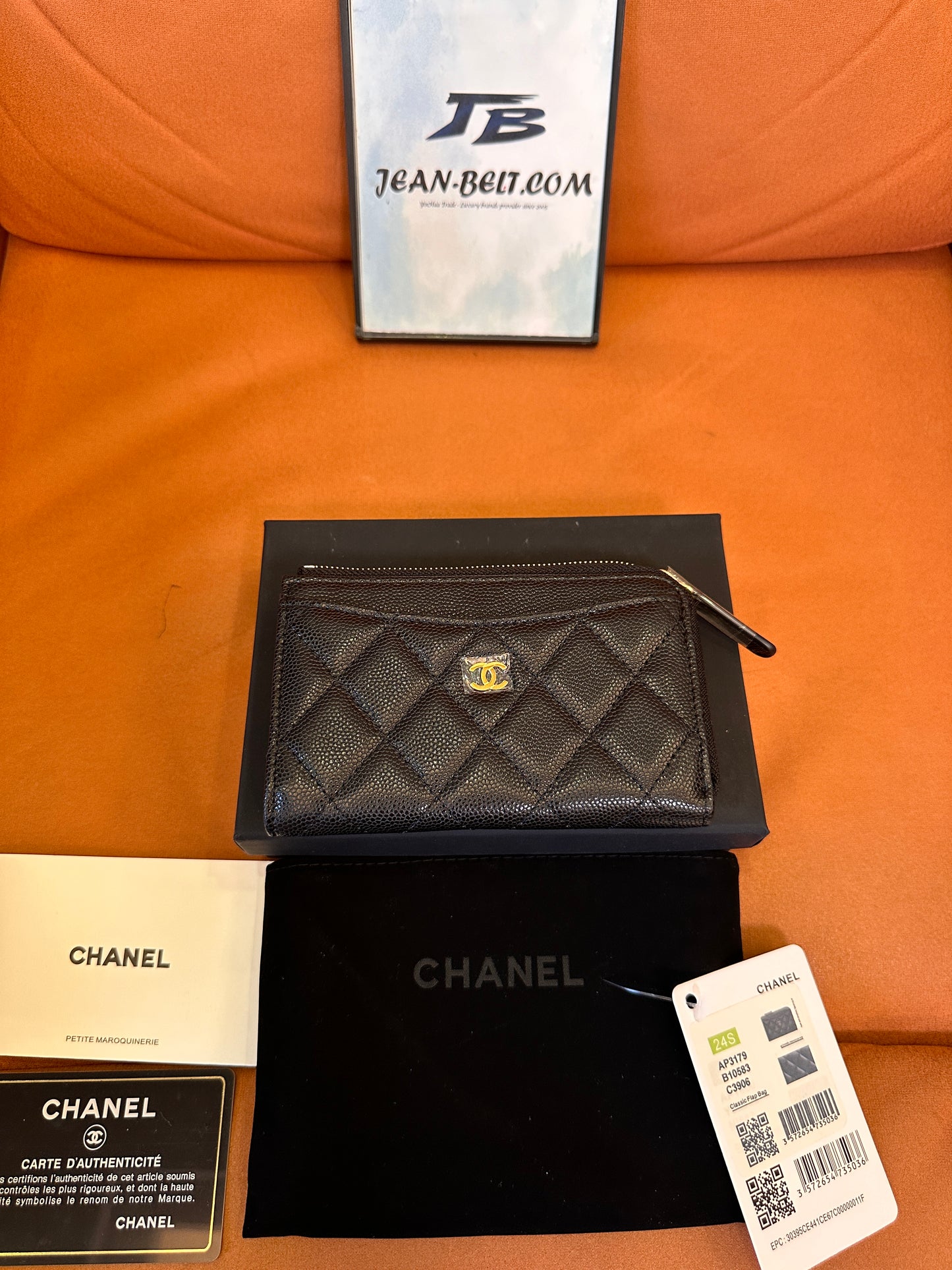 Chanel classic quilted card holder with zipper