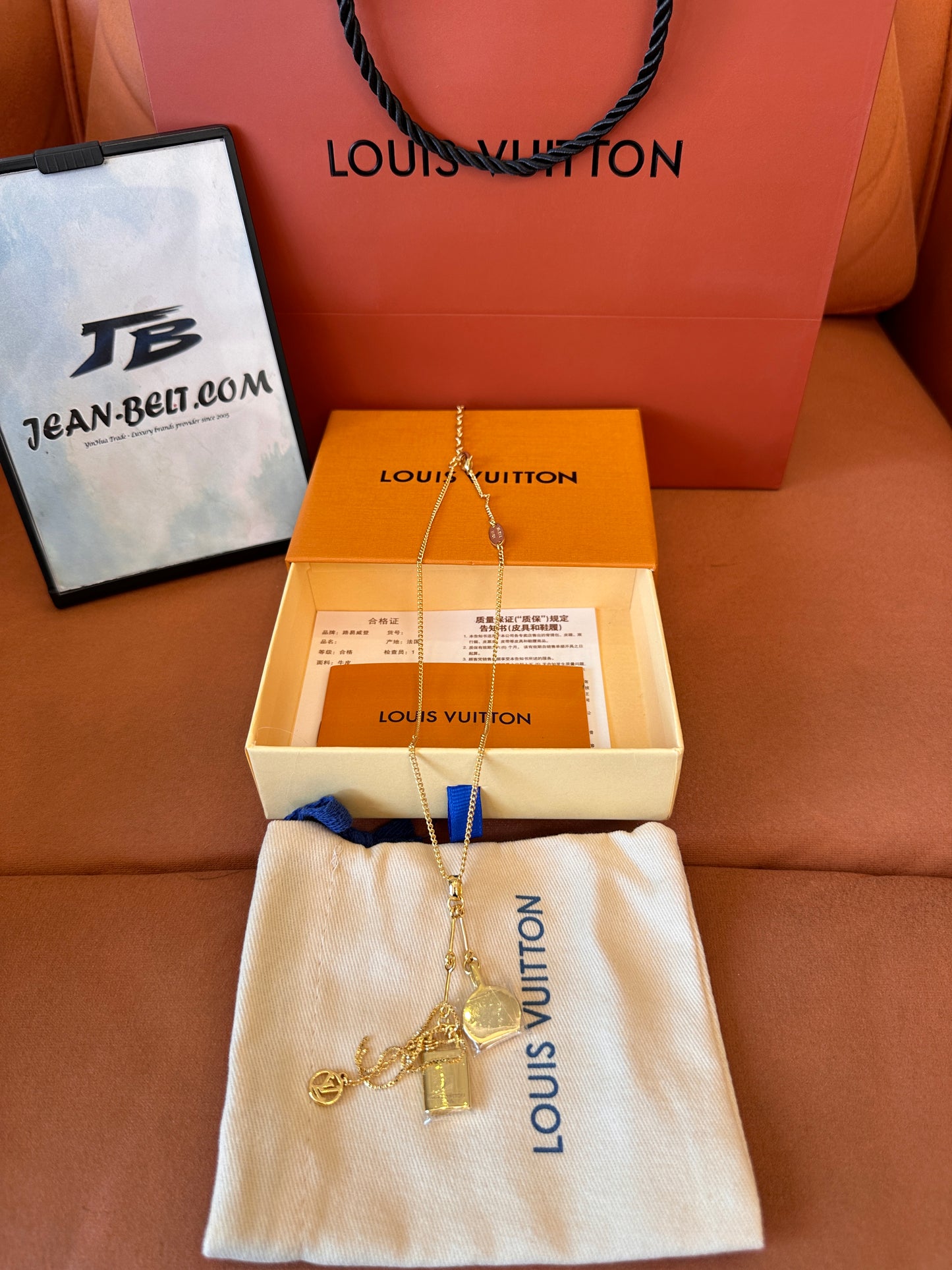 Louis Vuitton LV&Me Charm necklace - gold monogram series