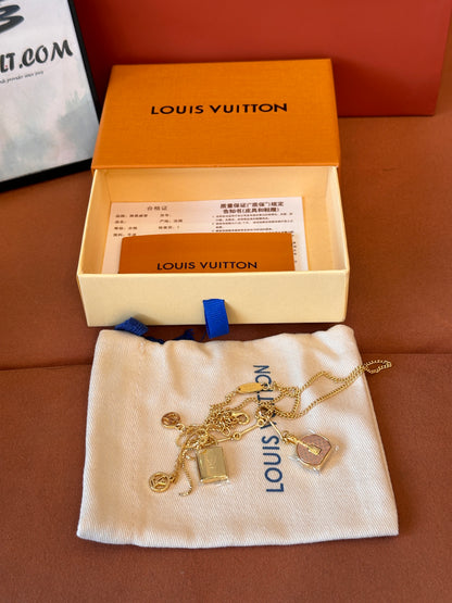 Louis Vuitton LV&Me Charm necklace - gold monogram series