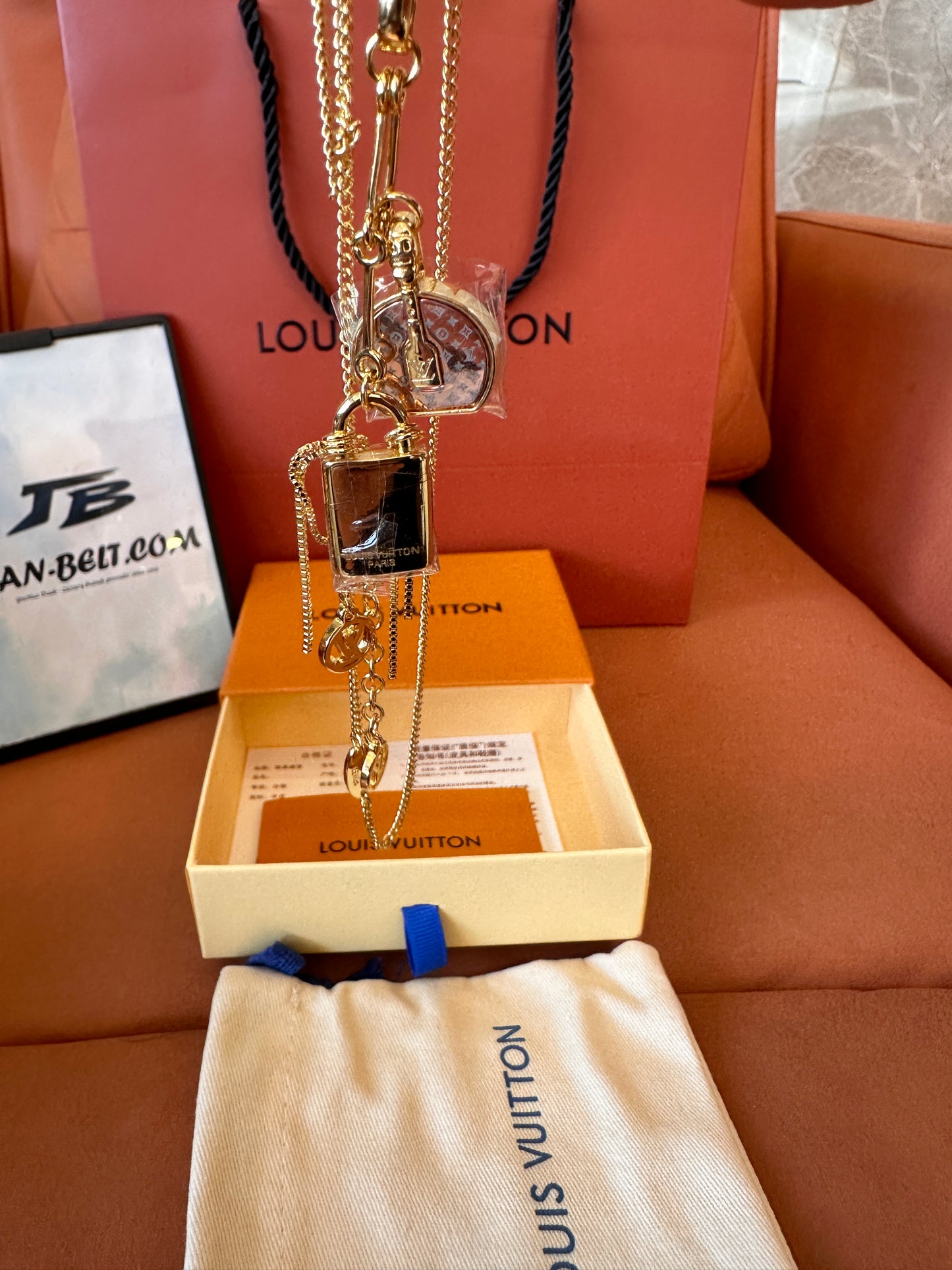 Louis Vuitton LV&Me Charm necklace - gold monogram series