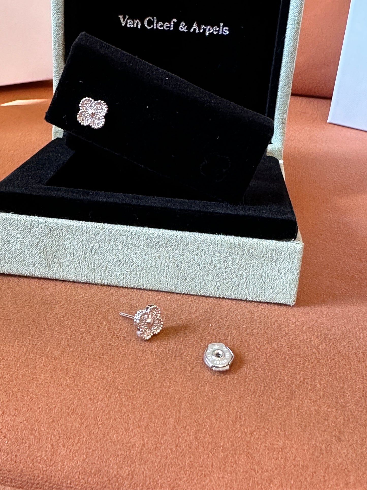 Van Cleef & Arpels Vintage Alhambra diamond earrings - white gold