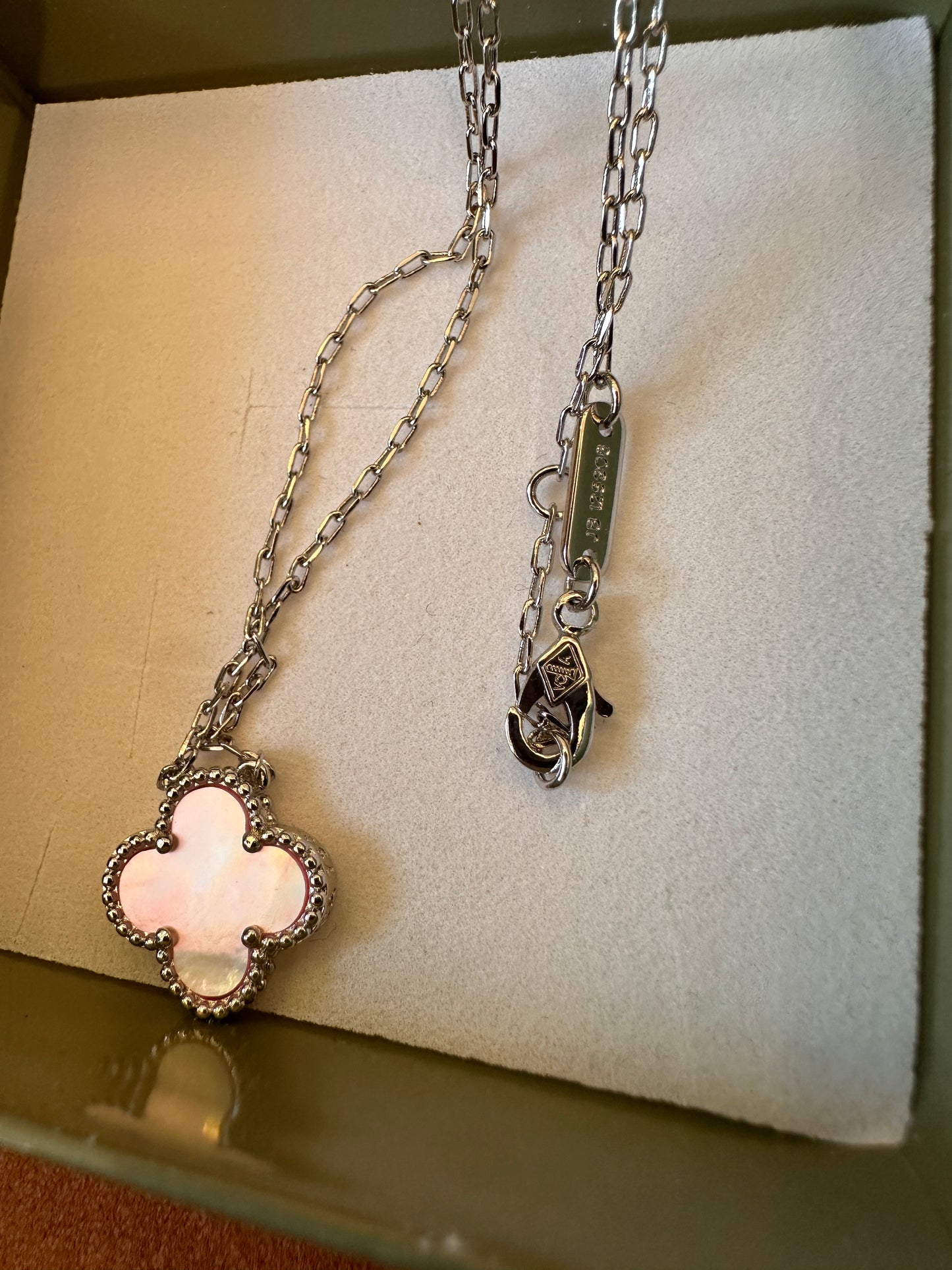 Van Cleef & Arpels Alhambra pendant necklace - pink and white clover design