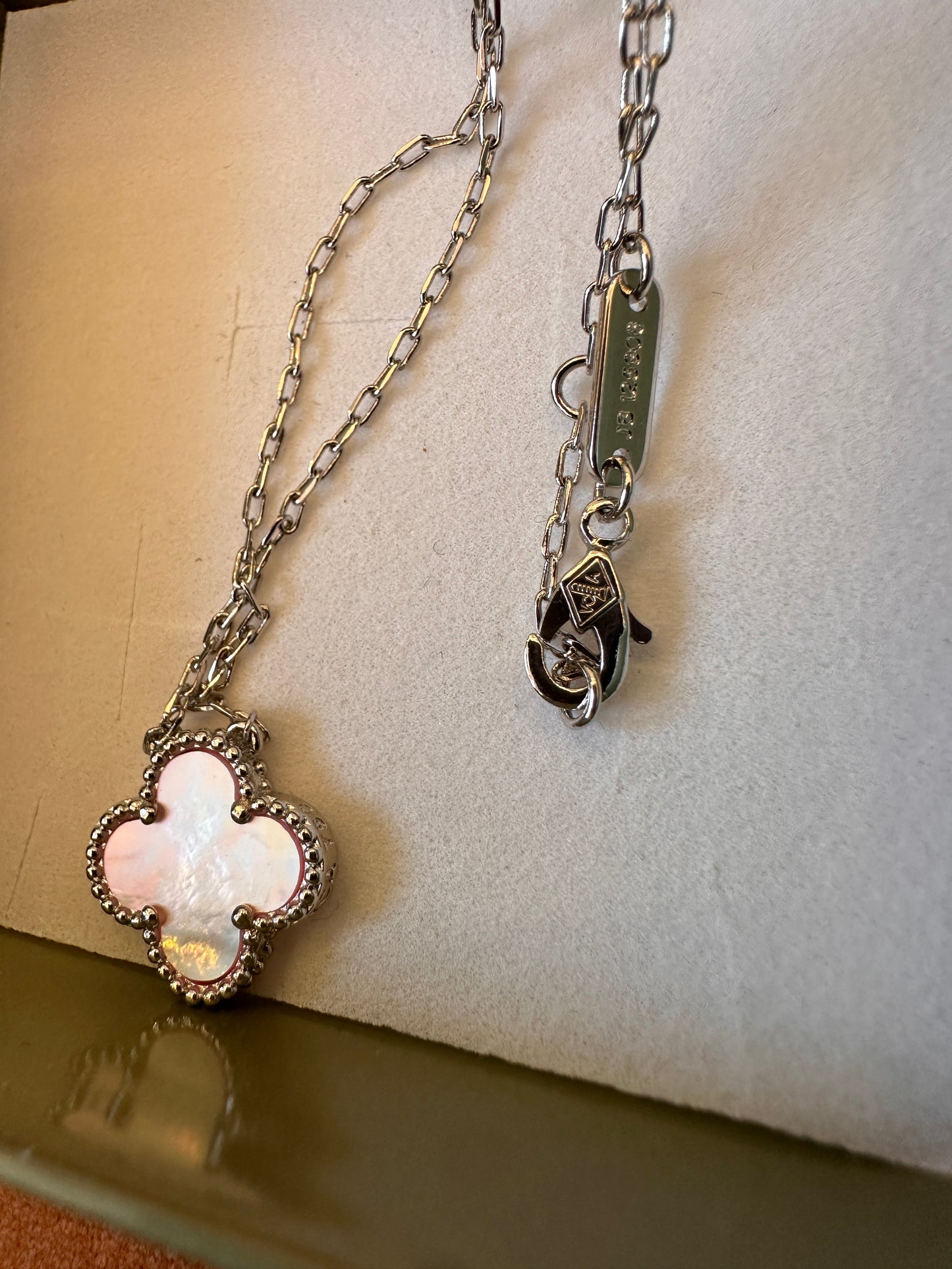 Van Cleef & Arpels Alhambra pendant necklace - pink and white clover design