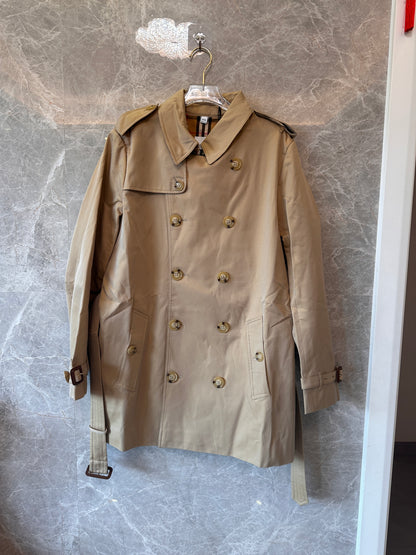 Burberry men's classic double-breasted trench coat