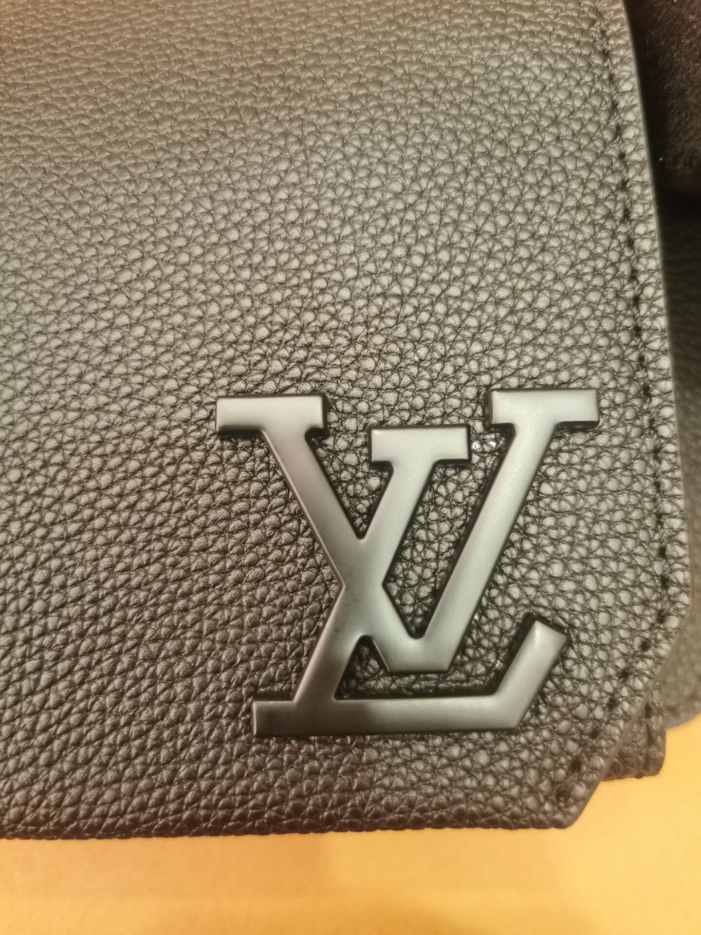 Louis Vuitton aerogram m57081 mens bag takeoff sling black