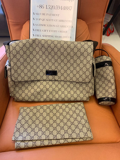 Gucci supreme 211131 diaper bag