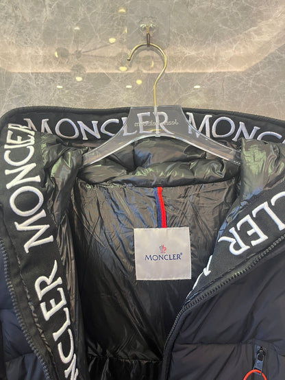 Moncler temon men's montcla logo-hood down jacket black