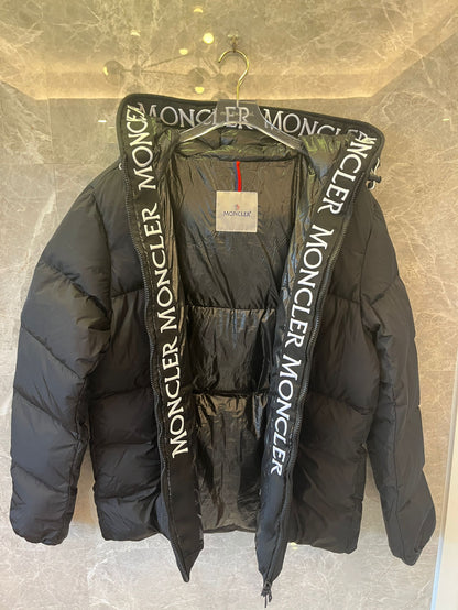 Moncler temon men's montcla logo-hood down jacket black