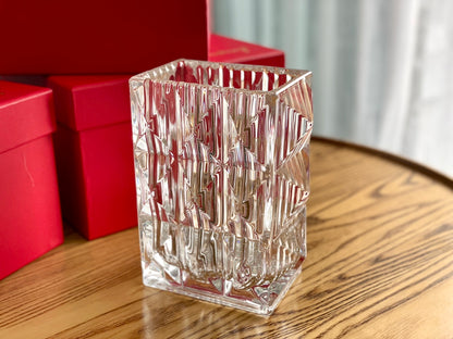 Baccarat Russo Collection - Handcrafted 24K Crystal Vase with Exquisite Cut Design