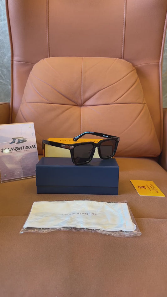 Louis Vuitton LV square sunglasses black