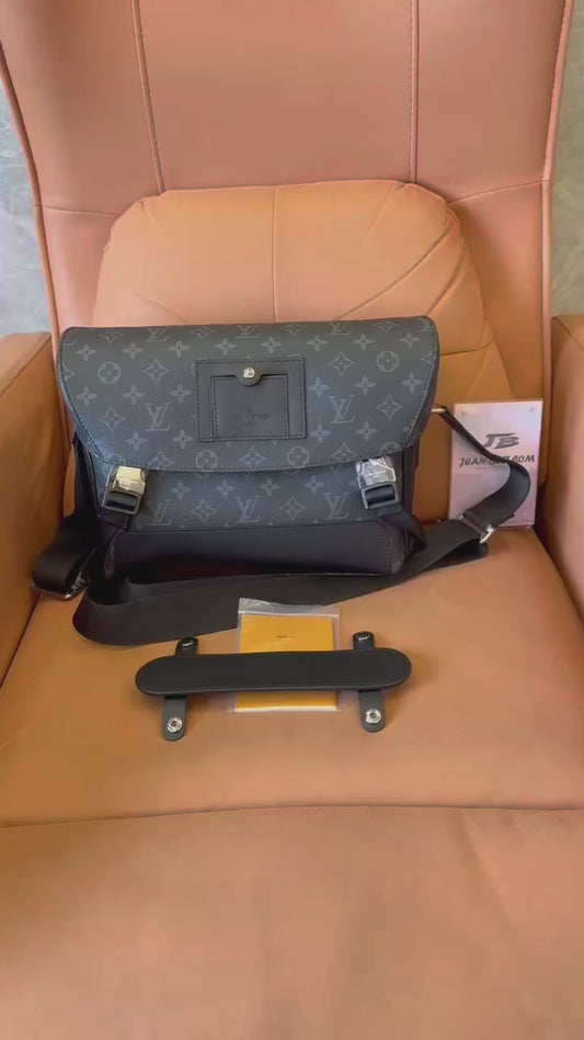 Louis Vuitton messenger voyager monogram eclie m40511 bag